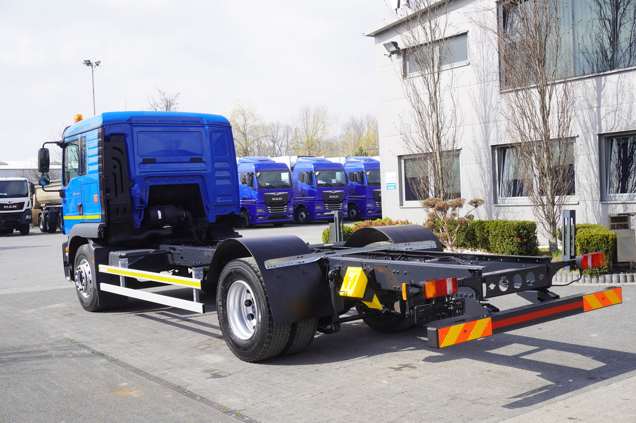 MAN TGM 18.290 E6 / Full ADR / sleeper cabin / chassis - Châssis cabine: photos 5 MAN TGM 18.290 E6 / Full ADR / sleeper cabin / chassis - Châssis cabine: photos 5