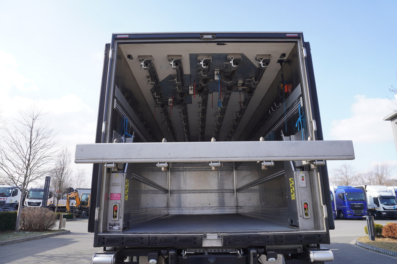 MAN TGM 18.320 / CHEREAU meat hook refrigerator / Carcass elevator - Camion frigorifique: photos 3 MAN TGM 18.320 / CHEREAU meat hook refrigerator / Carcass elevator - Camion frigorifique: photos 3