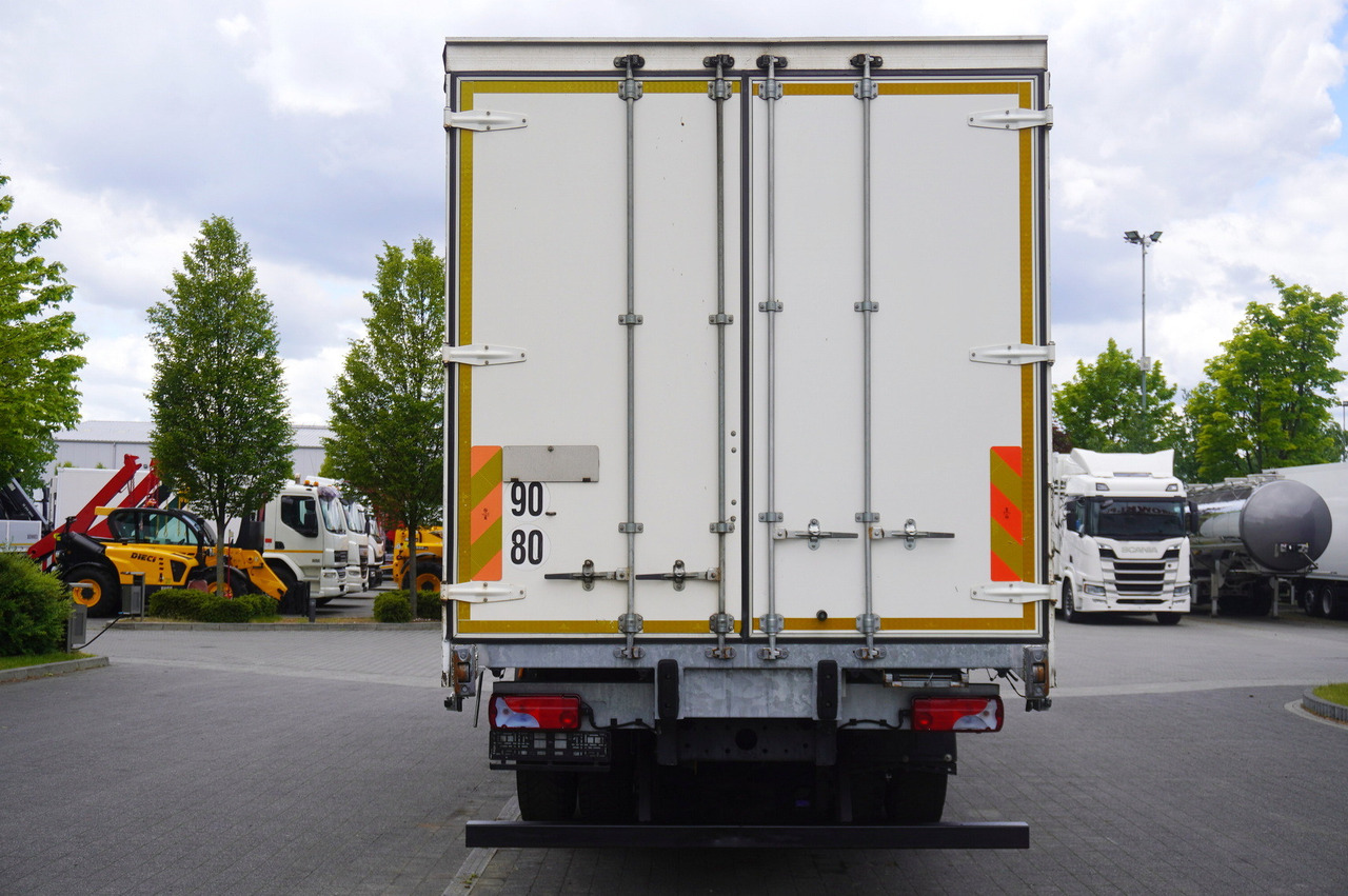 MAN TGS 18.440 / 19 EPAL curtainsider / Sleeper cab - Camion benne: photos 3 MAN TGS 18.440 / 19 EPAL curtainsider / Sleeper cab - Camion benne: photos 3