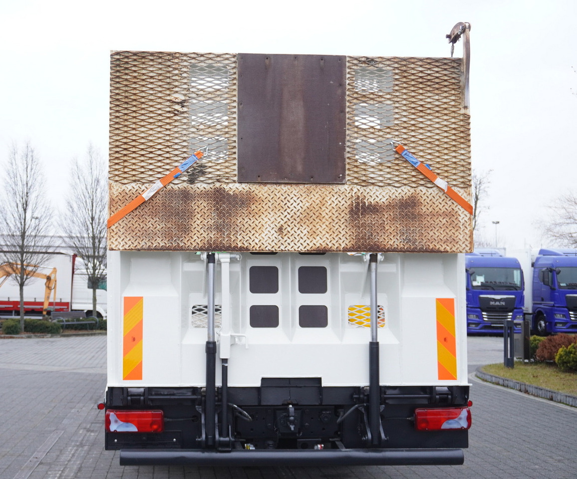 MAN TGS 35.360 E5 8x2 / HDS HIAB XS 166 HIDUO / 6.2 t lifting capacity / 12 m reach - Camion grue: photos 3 MAN TGS 35.360 E5 8x2 / HDS HIAB XS 166 HIDUO / 6.2 t lifting capacity / 12 m reach - Camion grue: photos 3