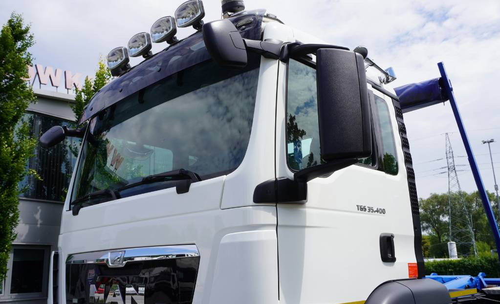 MAN TGS 35.400 8×4 HYVA LIFT 32.56 SE hooklift — crédit-bail MAN TGS 35.400 8×4 HYVA LIFT 32.56 SE hooklift: photos 20 MAN TGS 35.400 8×4 HYVA LIFT 32.56 SE hooklift — crédit-bail MAN TGS 35.400 8×4 HYVA LIFT 32.56 SE hooklift: photos 20