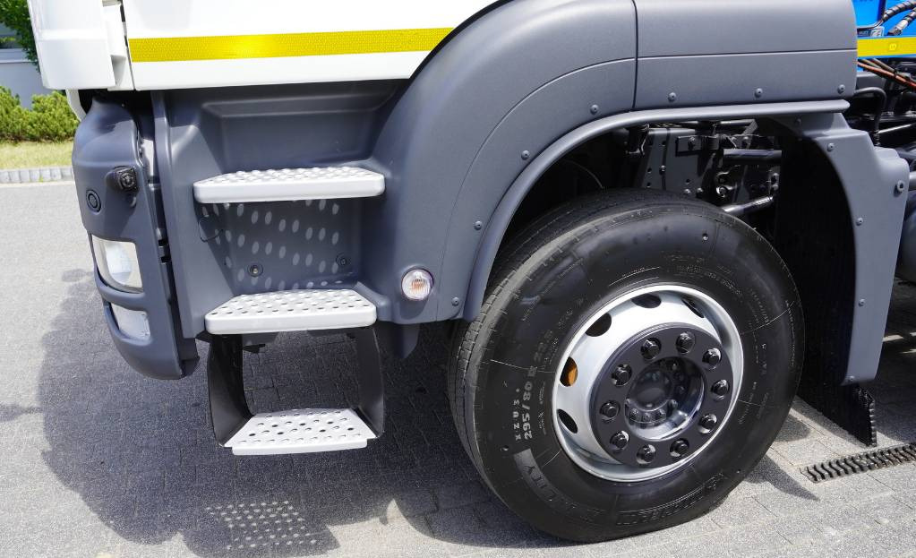 MAN TGS 35.400 8×4 HYVA LIFT 32.56 SE hooklift — crédit-bail MAN TGS 35.400 8×4 HYVA LIFT 32.56 SE hooklift: photos 21 MAN TGS 35.400 8×4 HYVA LIFT 32.56 SE hooklift — crédit-bail MAN TGS 35.400 8×4 HYVA LIFT 32.56 SE hooklift: photos 21