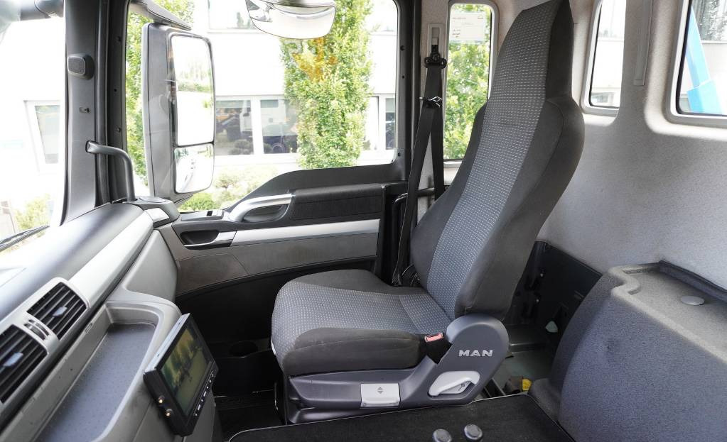 MAN TGS 35.400 8×4 HYVA LIFT 32.56 SE hooklift — crédit-bail MAN TGS 35.400 8×4 HYVA LIFT 32.56 SE hooklift: photos 11 MAN TGS 35.400 8×4 HYVA LIFT 32.56 SE hooklift — crédit-bail MAN TGS 35.400 8×4 HYVA LIFT 32.56 SE hooklift: photos 11