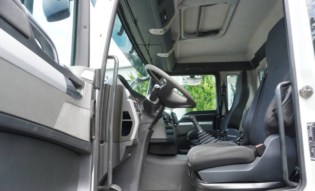 MAN TGS 35.400 8×4 HYVA LIFT 32.56 SE hooklift — crédit-bail MAN TGS 35.400 8×4 HYVA LIFT 32.56 SE hooklift: photos 9 MAN TGS 35.400 8×4 HYVA LIFT 32.56 SE hooklift — crédit-bail MAN TGS 35.400 8×4 HYVA LIFT 32.56 SE hooklift: photos 9