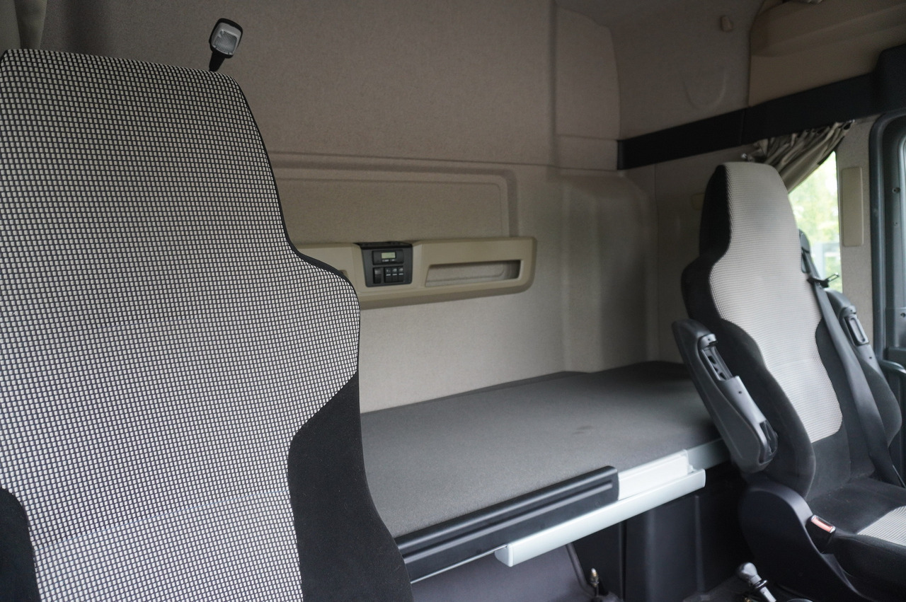 Camion fourgon MAN TGX 18.430 / 18 EPAL box / Fruehauf 18 EPAL box trailer / 2021: photos 28