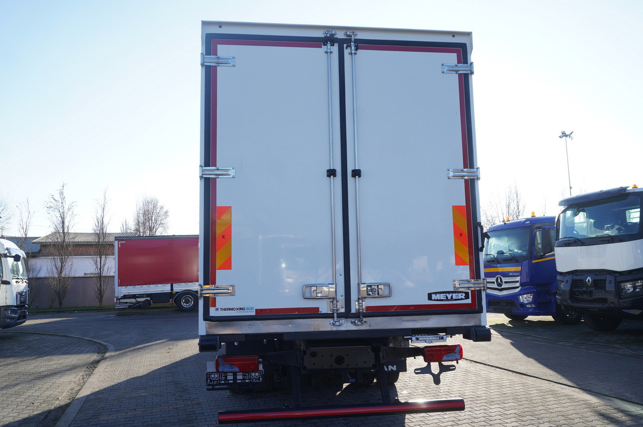 MAN TGX 18.430 E6 / Meyer 19 EPAL refrigerator / Sleeper cab - Camion frigorifique: photos 4 MAN TGX 18.430 E6 / Meyer 19 EPAL refrigerator / Sleeper cab - Camion frigorifique: photos 4