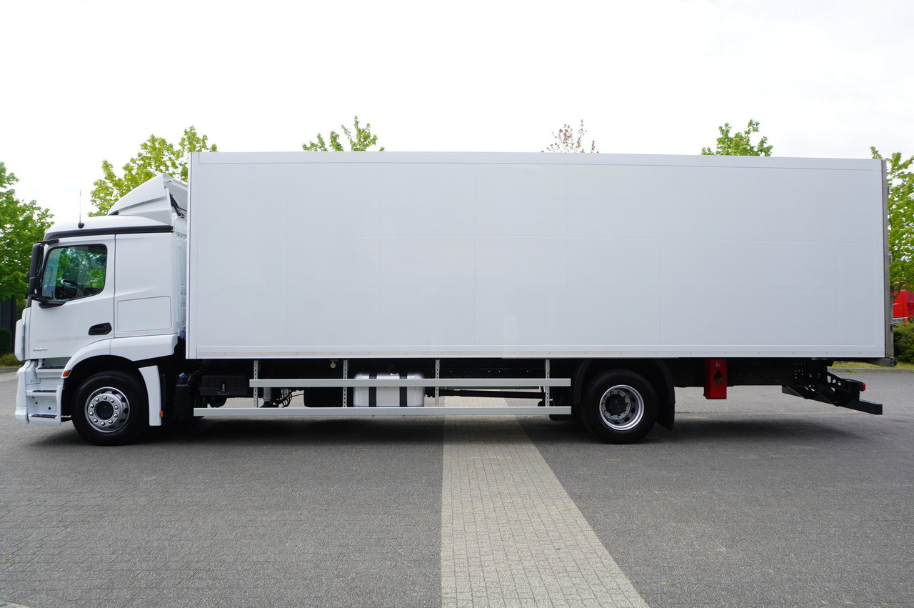 MERCEDES-BENZ Actros 1824 / Refrigerator 22 EPAL / Carrier Supra 850 / Sleeping cabin - Camion frigorifique: photos 2 MERCEDES-BENZ Actros 1824 / Refrigerator 22 EPAL / Carrier Supra 850 / Sleeping cabin - Camion frigorifique: photos 2