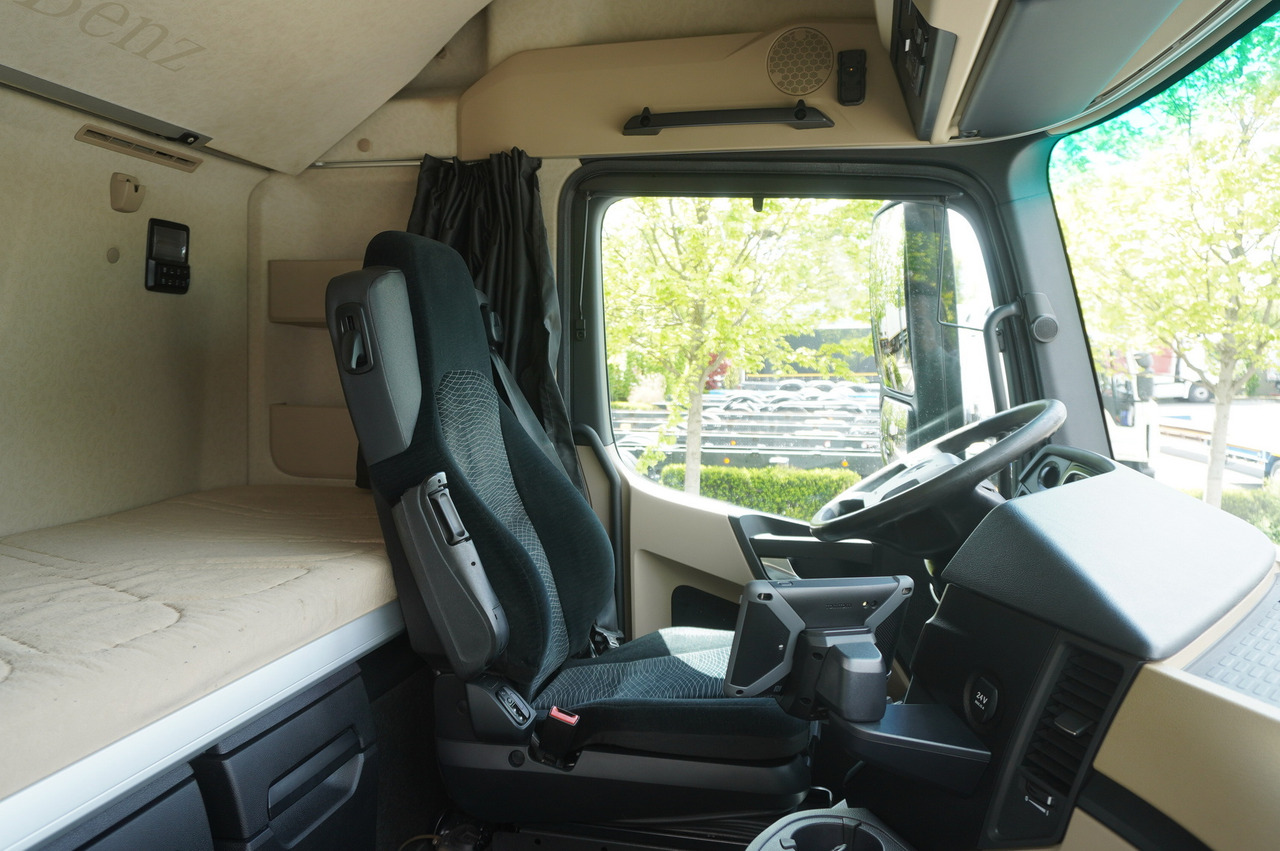 MERCEDES-BENZ Actros 2542 / NEW tow truck / steered 3rd axle — crédit-bail MERCEDES-BENZ Actros 2542 / NEW tow truck / steered 3rd axle: photos 29