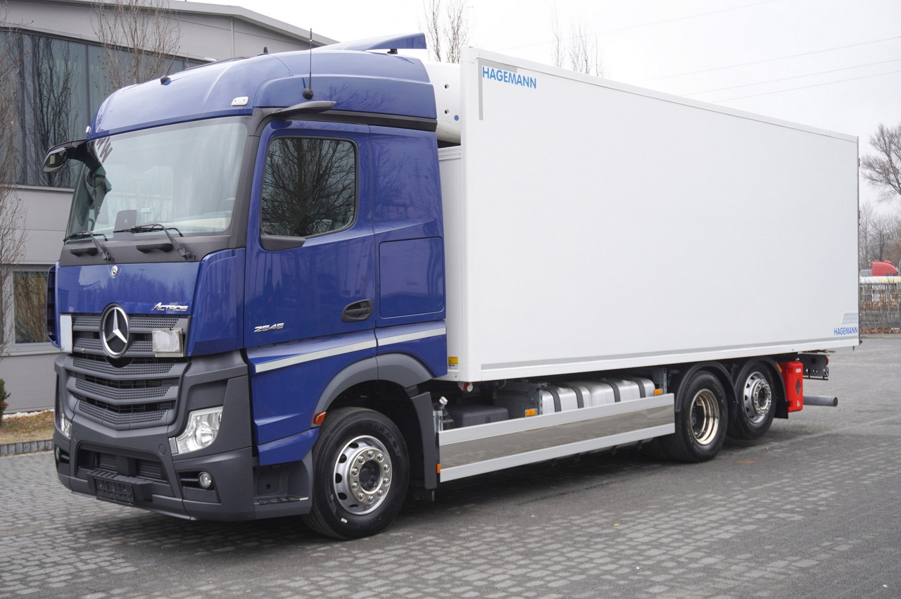 MERCEDES-BENZ Actros 2545 / 2021 / Hagemann refrigerator Multitemperature - Camion frigorifique: photos 1 MERCEDES-BENZ Actros 2545 / 2021 / Hagemann refrigerator Multitemperature - Camion frigorifique: photos 1