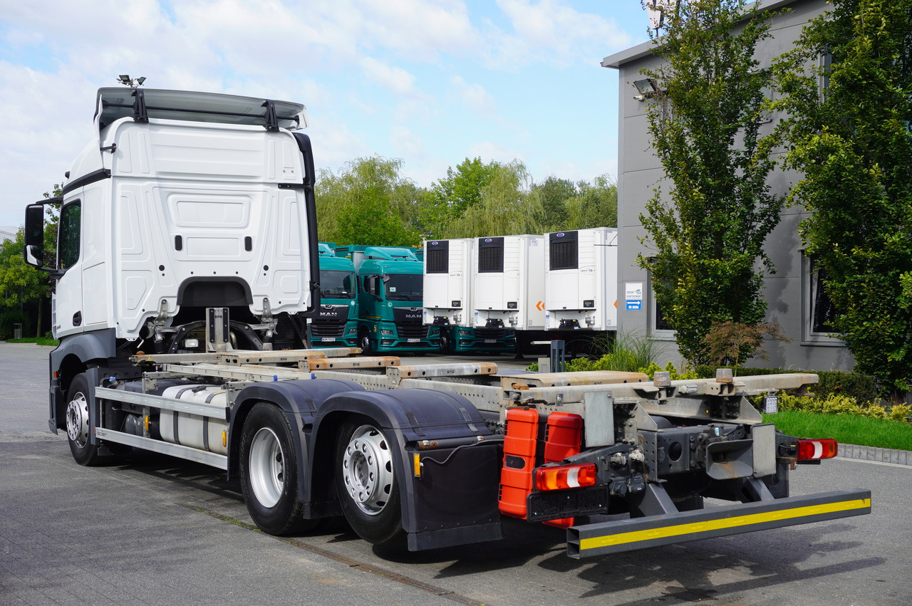 MERCEDES-BENZ Actros 2545 6×2 MP5 / Full ADR / 2 units - Camion porte-conteneur/ Caisse mobile: photos 4 MERCEDES-BENZ Actros 2545 6×2 MP5 / Full ADR / 2 units - Camion porte-conteneur/ Caisse mobile: photos 4