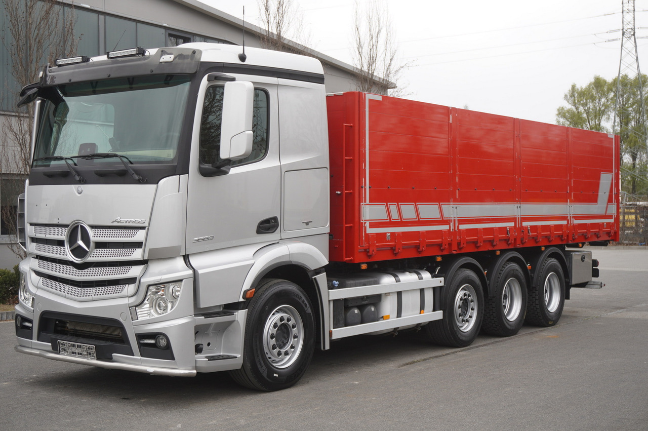 MERCEDES-BENZ Actros 3563 8x4 / Tipper for grain 20 t load capacity - Camion plateau: photos 2 MERCEDES-BENZ Actros 3563 8x4 / Tipper for grain 20 t load capacity - Camion plateau: photos 2