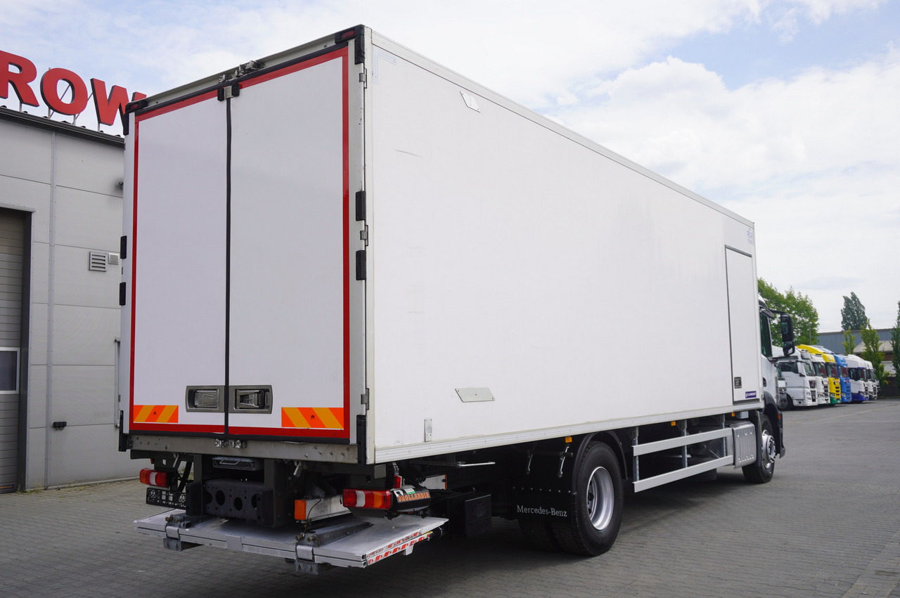MERCEDES-BENZ Antos 1830 / Lamberet refrigerator superstructure 22 EPAL / Dhollandia lift 2000 kg - Camion frigorifique: photos 4 MERCEDES-BENZ Antos 1830 / Lamberet refrigerator superstructure 22 EPAL / Dhollandia lift 2000 kg - Camion frigorifique: photos 4