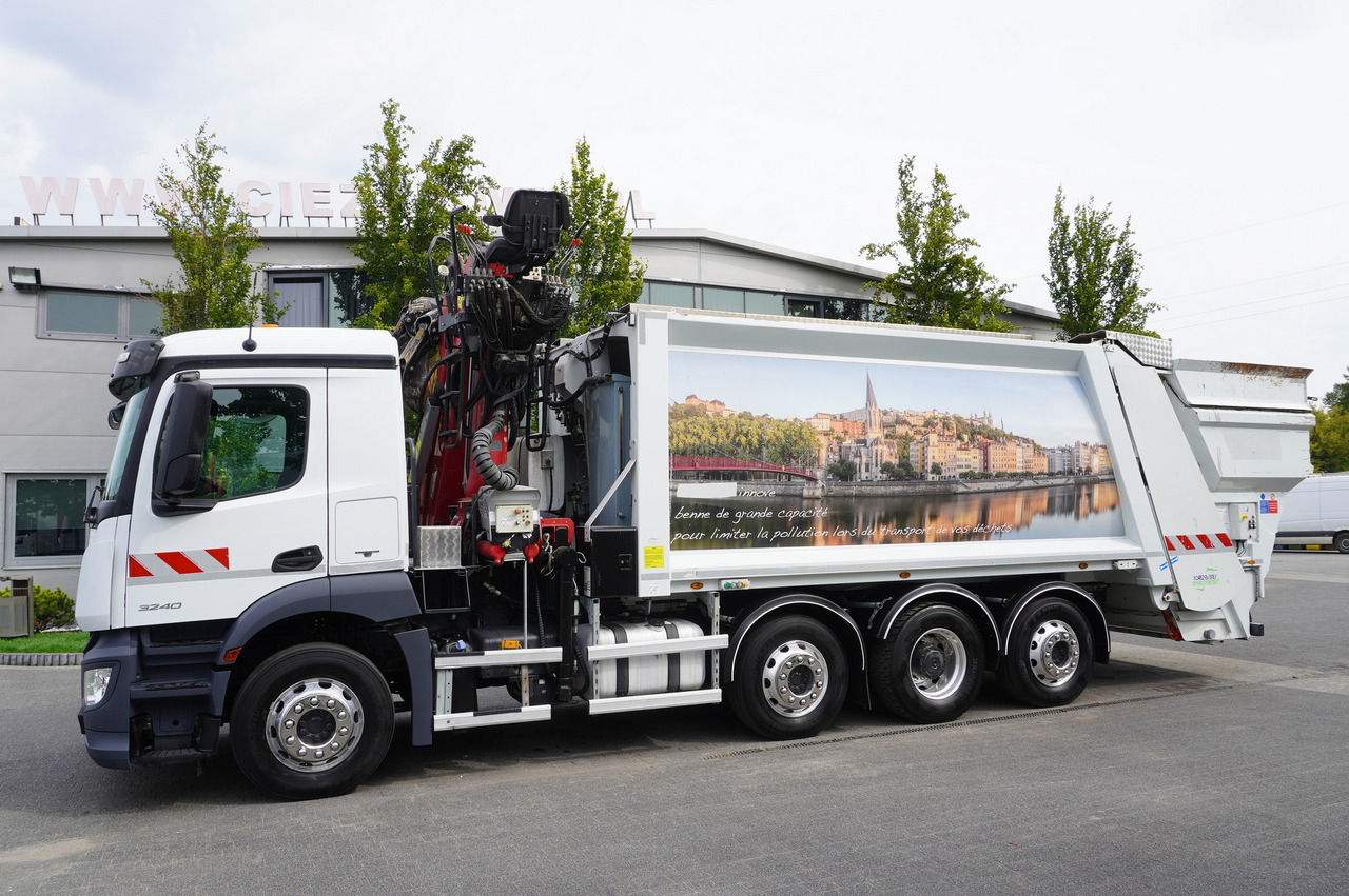 MERCEDES-BENZ Antos 3240 8x2 / Tajfun 5T crane / Farid Industries garbage truck/ 3 steered axles - Camion vidangeur: photos 5 MERCEDES-BENZ Antos 3240 8x2 / Tajfun 5T crane / Farid Industries garbage truck/ 3 steered axles - Camion vidangeur: photos 5
