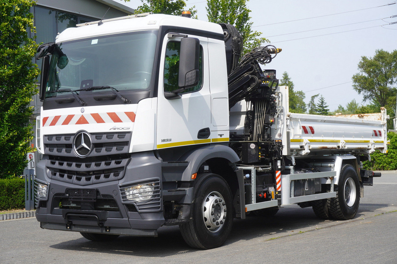 MERCEDES-BENZ Arocs 1833 / 87,000 km!!! / Hds HIAB X-DUO 128 B-2 / three-sided tipper - Camion benne, Camion grue: photos 3 MERCEDES-BENZ Arocs 1833 / 87,000 km!!! / Hds HIAB X-DUO 128 B-2 / three-sided tipper - Camion benne, Camion grue: photos 3