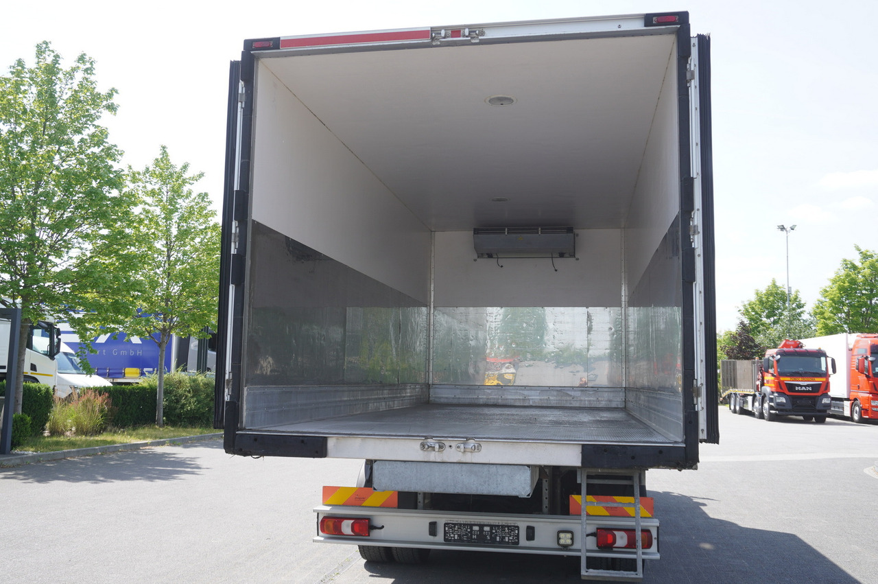 MERCEDES-BENZ Atego 1223 / Lamberet Refrigerator / Full ADR / Sleeper cab / 175 tho. km - Camion frigorifique: photos 5 MERCEDES-BENZ Atego 1223 / Lamberet Refrigerator / Full ADR / Sleeper cab / 175 tho. km - Camion frigorifique: photos 5