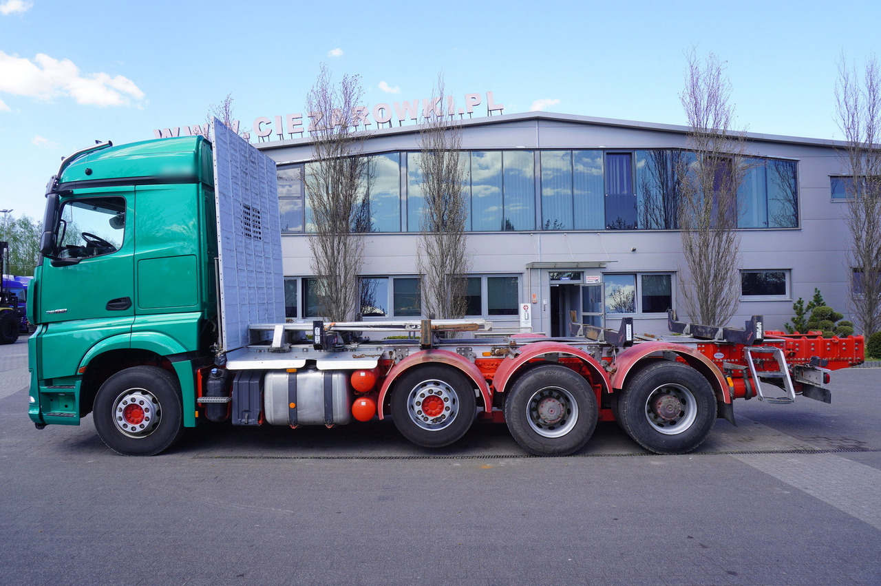 Mercedes-Benz Arocs 3563 8 × 4 / 630 HP / steered axle / Logging superstructure - Camion grue: photos 4 Mercedes-Benz Arocs 3563 8 × 4 / 630 HP / steered axle / Logging superstructure - Camion grue: photos 4