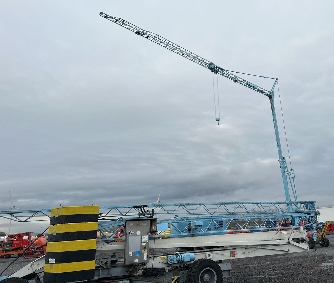 POTAIN IGO32 Tri/A Mobile self-erecting tower crane / 4400 MTH! - Grue mobile: photos 3 POTAIN IGO32 Tri/A Mobile self-erecting tower crane / 4400 MTH! - Grue mobile: photos 3