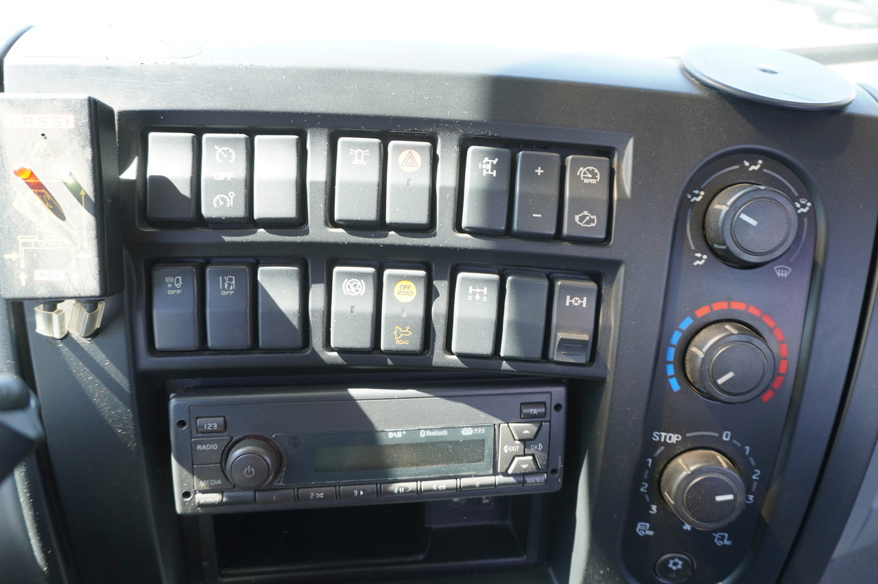 RENAULT C280 DTI 8 / FASSI crane 5.6 T / range 8 m / Flatbed 15 EPAL — crédit-bail RENAULT C280 DTI 8 / FASSI crane 5.6 T / range 8 m / Flatbed 15 EPAL: photos 23