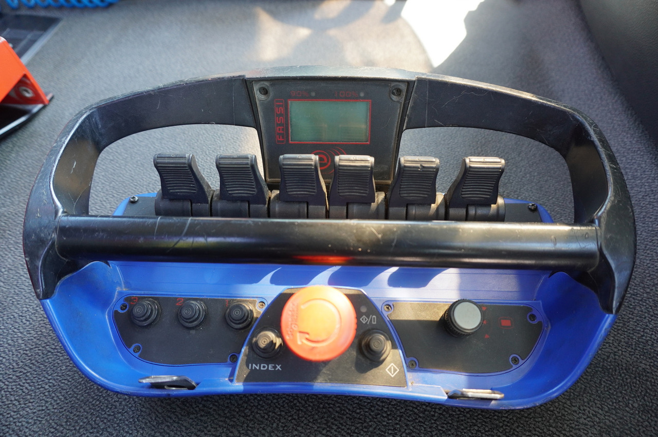 RENAULT C280 DTI 8 / FASSI crane 5.6 T / range 8 m / Flatbed 15 EPAL — crédit-bail RENAULT C280 DTI 8 / FASSI crane 5.6 T / range 8 m / Flatbed 15 EPAL: photos 12