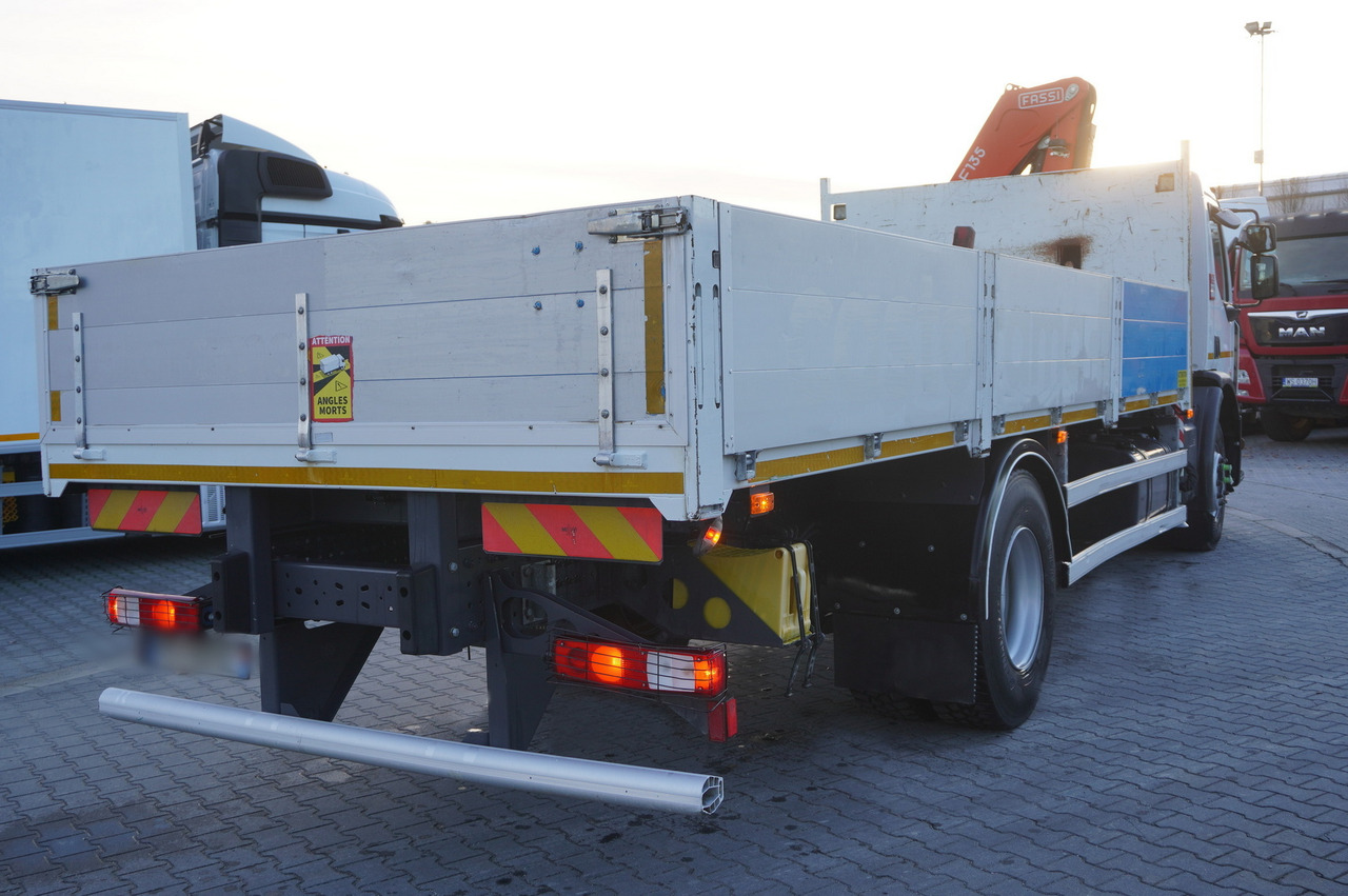 RENAULT C280 DTI 8 / FASSI crane 5.6 T / range 8 m / Flatbed 15 EPAL - Camion grue: photos 3 RENAULT C280 DTI 8 / FASSI crane 5.6 T / range 8 m / Flatbed 15 EPAL - Camion grue: photos 3