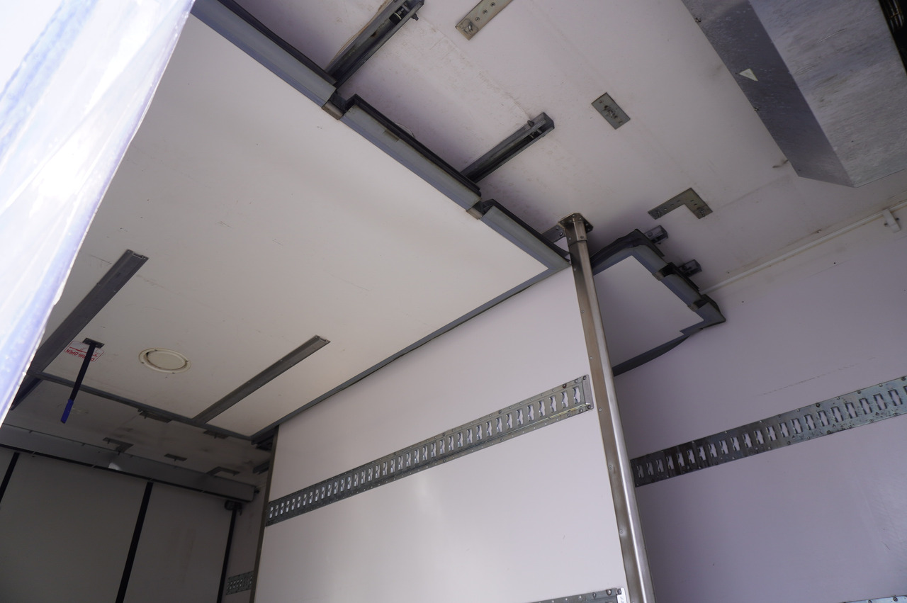 RENAULT D12 / Lamberet refrigerated truck / Dhollandia tail lift 1500 kg / 130 thousand km !! — crédit-bail RENAULT D12 / Lamberet refrigerated truck / Dhollandia tail lift 1500 kg / 130 thousand km !!: photos 13
