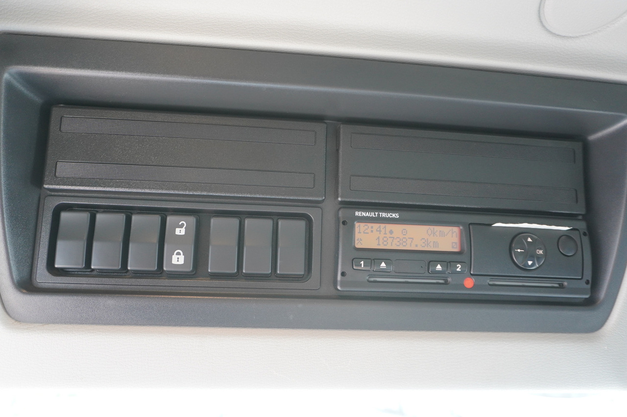 RENAULT D12 / New galvanized tow truck superstructure / 2025 / length 840 cm — crédit-bail RENAULT D12 / New galvanized tow truck superstructure / 2025 / length 840 cm: photos 23 RENAULT D12 / New galvanized tow truck superstructure / 2025 / length 840 cm — crédit-bail RENAULT D12 / New galvanized tow truck superstructure / 2025 / length 840 cm: photos 23