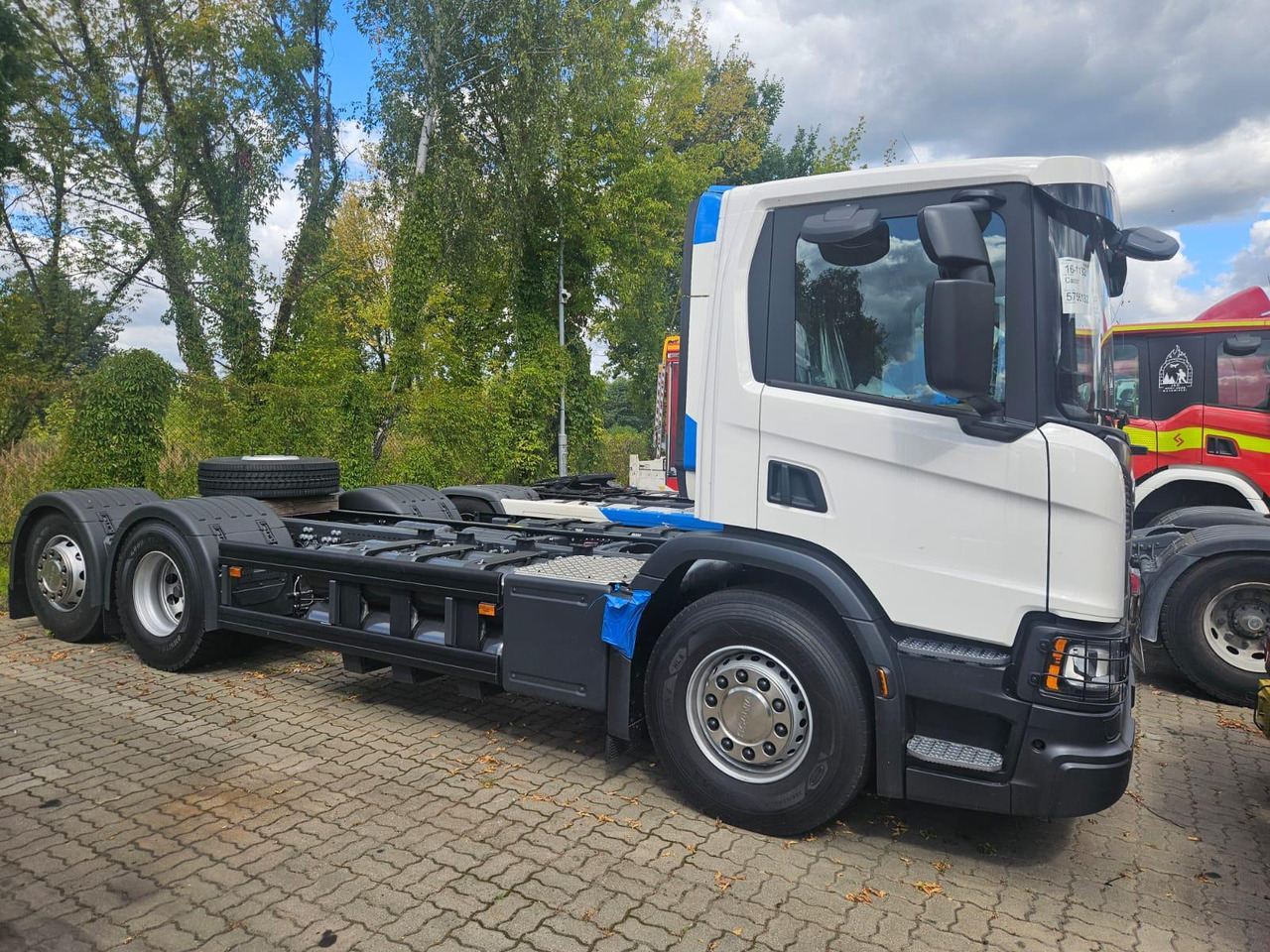 SCANIA P 340 B6x2*4NA / chassis frame / steering axle / CNG - Benne à ordures ménagères: photos 3 SCANIA P 340 B6x2*4NA / chassis frame / steering axle / CNG - Benne à ordures ménagères: photos 3