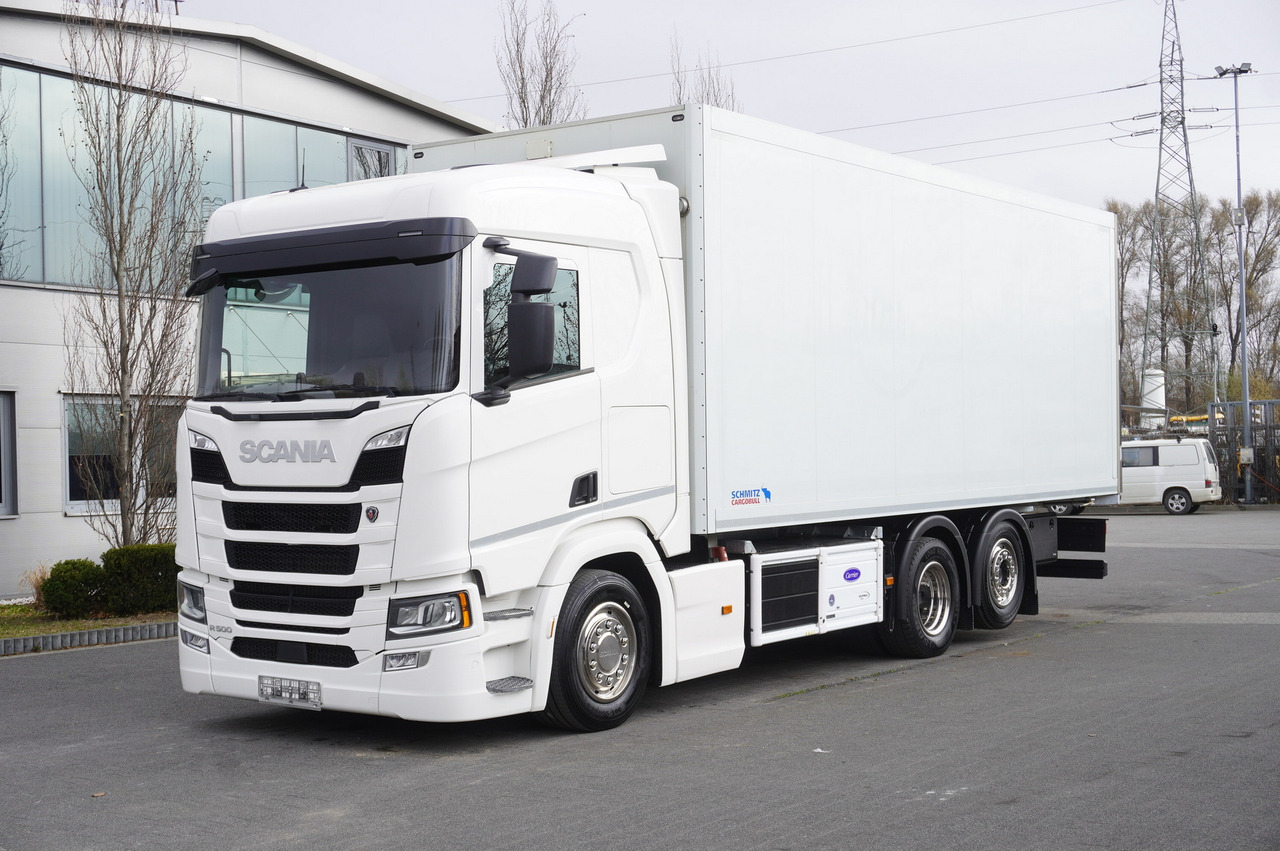 SCANIA R500 / Schmitz meat hook refrigerator / Carrier Supra 950U / 3rd steered axle - Camion frigorifique: photos 1 SCANIA R500 / Schmitz meat hook refrigerator / Carrier Supra 950U / 3rd steered axle - Camion frigorifique: photos 1
