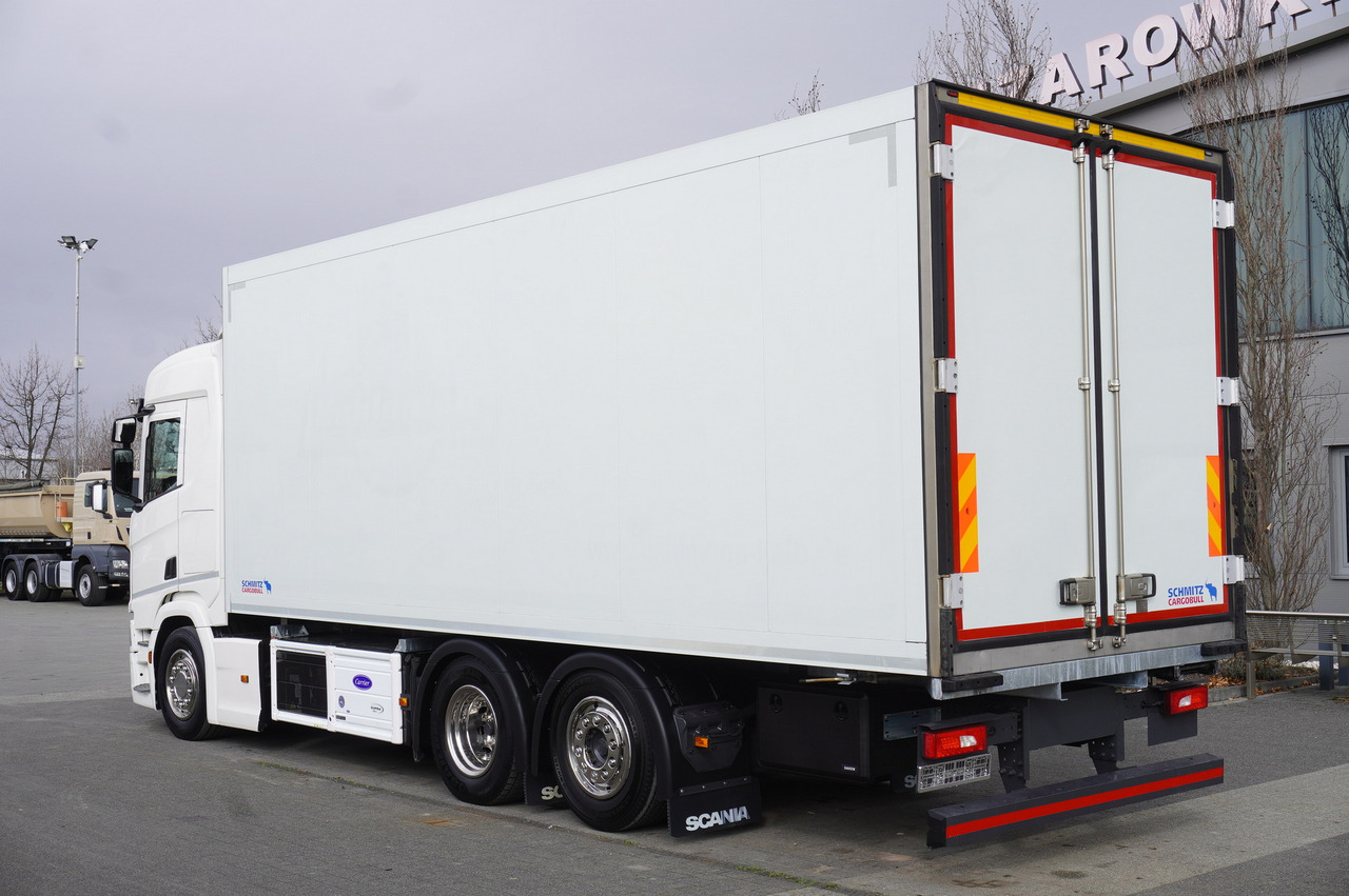 SCANIA R500 / Schmitz meat hook refrigerator / Carrier Supra 950U / 3rd steered axle - Camion frigorifique: photos 3 SCANIA R500 / Schmitz meat hook refrigerator / Carrier Supra 950U / 3rd steered axle - Camion frigorifique: photos 3