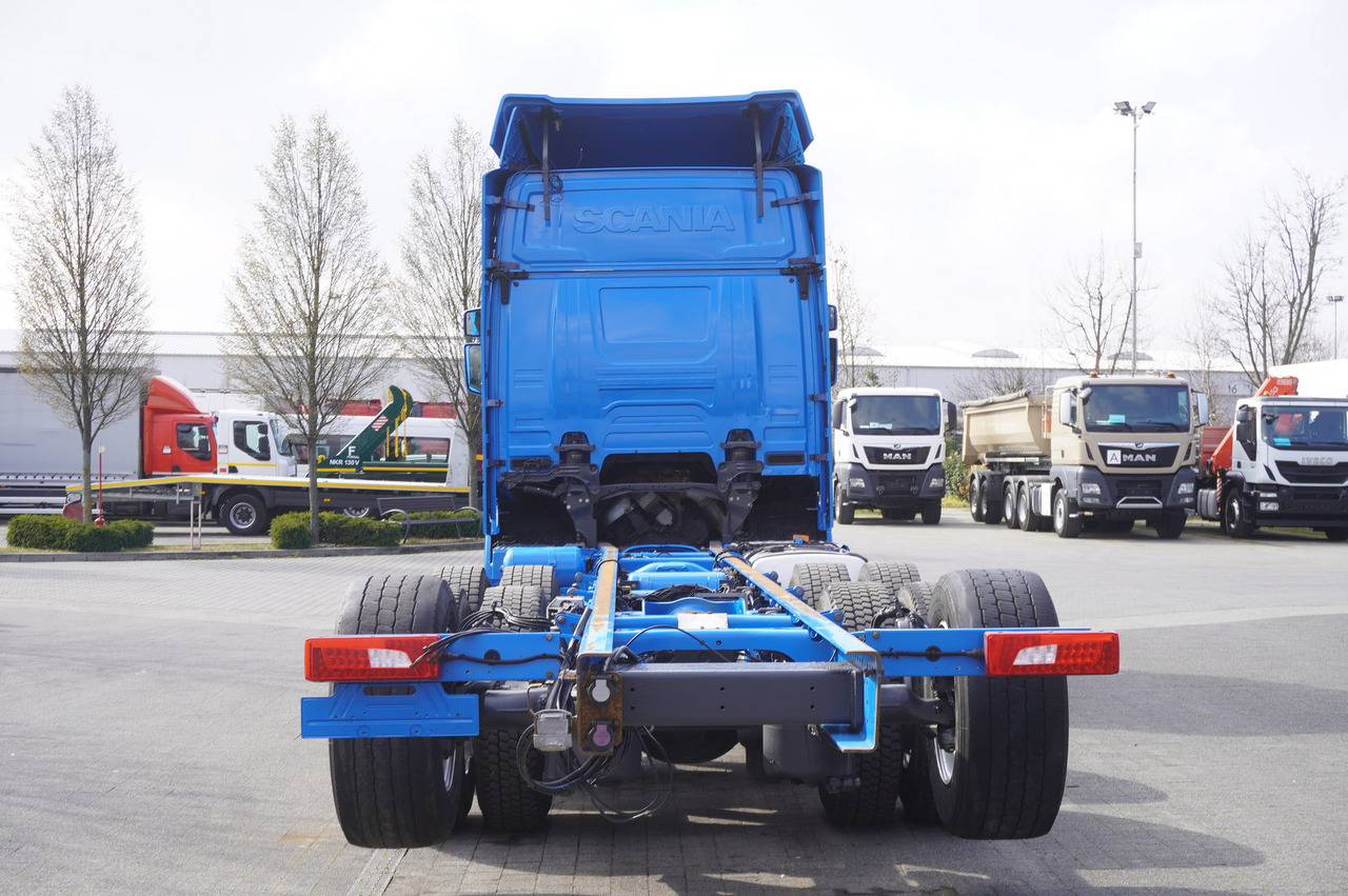 SCANIA R650 V8 / 650 HP/ frame 8.8 m / steered 4th axle - Châssis cabine: photos 3 SCANIA R650 V8 / 650 HP/ frame 8.8 m / steered 4th axle - Châssis cabine: photos 3