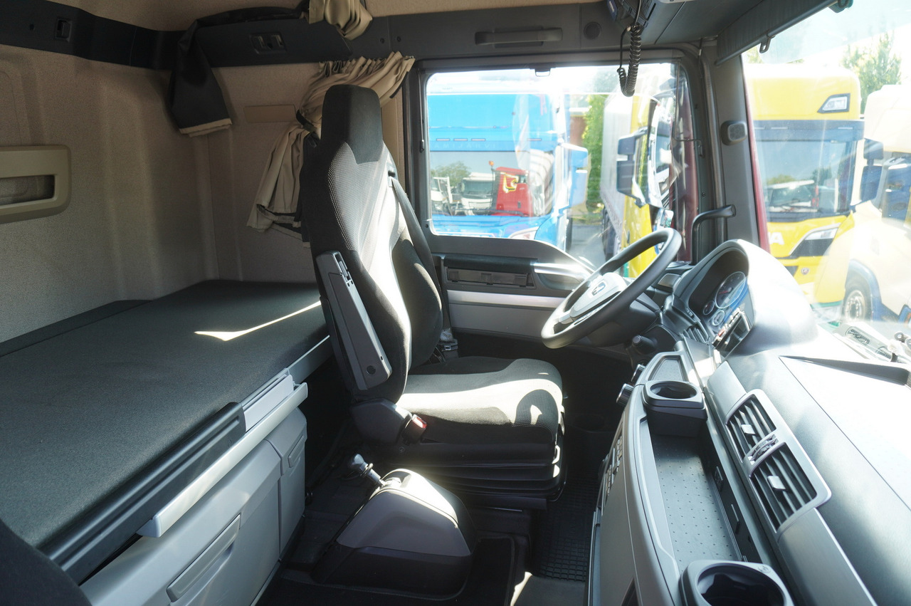 Tracteur routier MAN TGX 18.510 4x4 tractor unit / 510 HP / Sleeper cab: photos 29