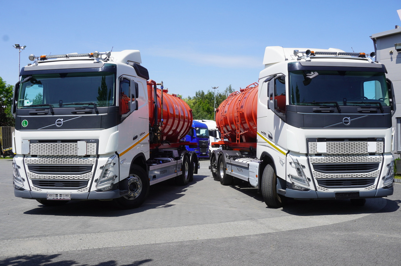 VOLVO Volvo FH 500 / Septic barrel 13000 l / Hook lift 21 t / 2022 / 3rd axle steered / 2 units - Tonne à lisier: photos 3 VOLVO Volvo FH 500 / Septic barrel 13000 l / Hook lift 21 t / 2022 / 3rd axle steered / 2 units - Tonne à lisier: photos 3