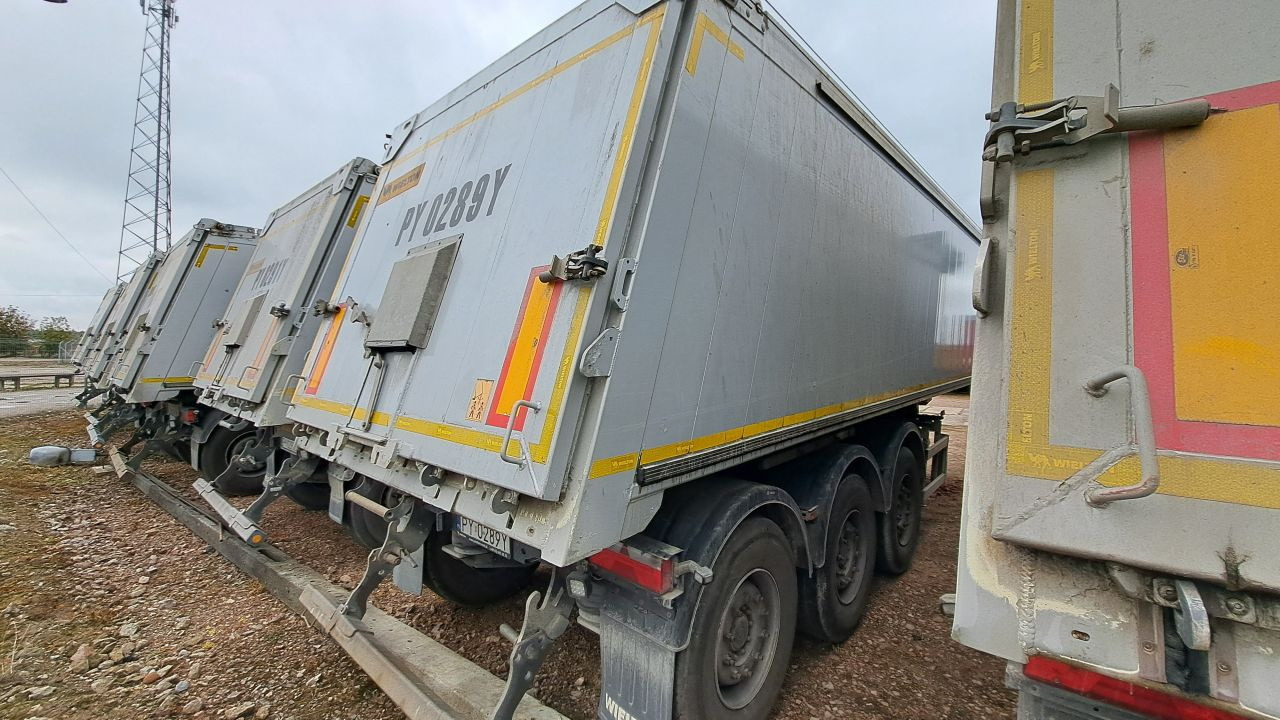 WIELTON NW-3 / weight 6.2 t / capacity 38m3 / Electrically folded roof / Teflon / 20 units, 2022 - Semi-remorque benne: photos 3 WIELTON NW-3 / weight 6.2 t / capacity 38m3 / Electrically folded roof / Teflon / 20 units, 2022 - Semi-remorque benne: photos 3