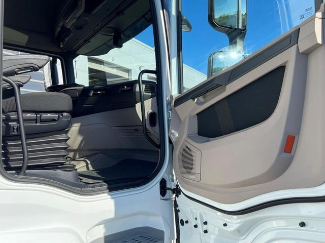 Tracteur routier DAF XG 480 FT TraXon ZF-Intarder 2x Tank 1.195 Liter: photos 11 Tracteur routier DAF XG 480 FT TraXon ZF-Intarder 2x Tank 1.195 Liter: photos 11