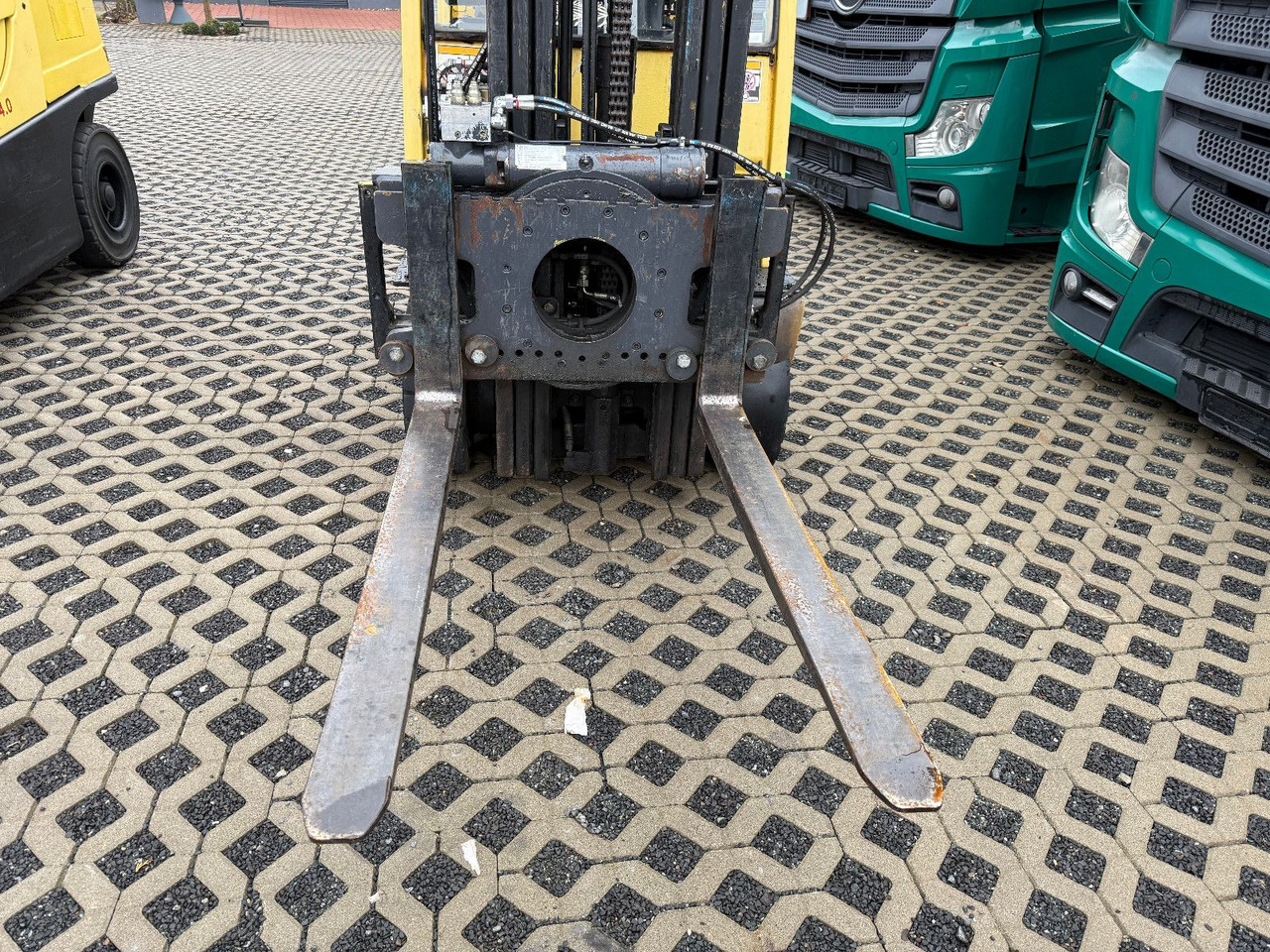 Hyster H1,6 FT drehbare Klammergabel Hyster H1,6 FT drehbare Klammergabel - Chariot élévateur à gaz: photos 2 Hyster H1,6 FT drehbare Klammergabel Hyster H1,6 FT drehbare Klammergabel - Chariot élévateur à gaz: photos 2