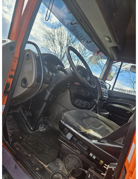 DAF XF 105 410 | 6X2 | Manual | Euro 5 | 10 Tyres - Châssis cabine: photos 5 DAF XF 105 410 | 6X2 | Manual | Euro 5 | 10 Tyres - Châssis cabine: photos 5