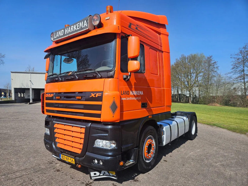 DAF XF 105 460 Spacecab Manual - Tracteur routier: photos 1 DAF XF 105 460 Spacecab Manual - Tracteur routier: photos 1