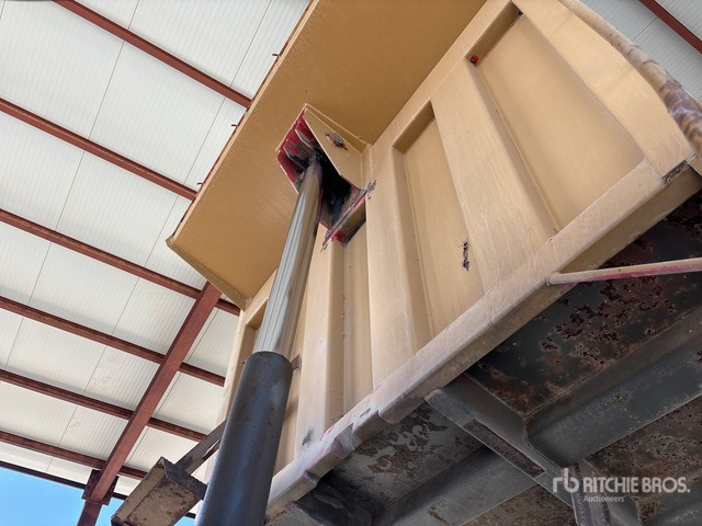 1998 Volvo FL10 360 6x4 T/A Dump Truck - Camion benne: photos 5 1998 Volvo FL10 360 6x4 T/A Dump Truck - Camion benne: photos 5