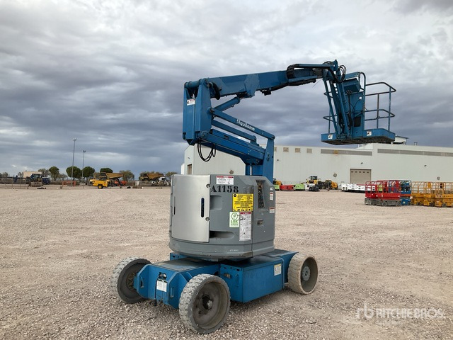 2001 Genie Z34/22N 2WD Electric Articulating Boom Lift - Nacelle articulée: photos 2 2001 Genie Z34/22N 2WD Electric Articulating Boom Lift - Nacelle articulée: photos 2