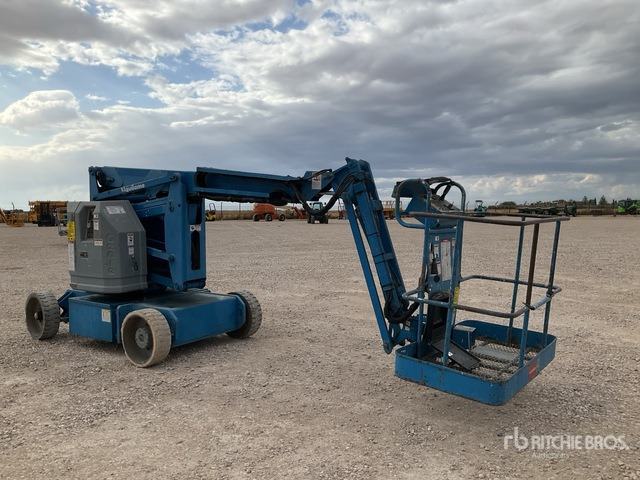 2001 Genie Z34/22N 2WD Electric Articulating Boom Lift - Nacelle articulée: photos 3 2001 Genie Z34/22N 2WD Electric Articulating Boom Lift - Nacelle articulée: photos 3