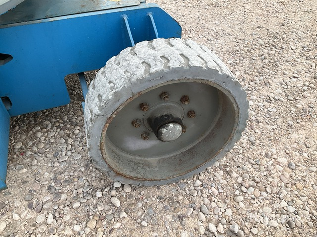 2001 Genie Z34/22N 2WD Electric Articulating Boom Lift - Nacelle articulée: photos 5 2001 Genie Z34/22N 2WD Electric Articulating Boom Lift - Nacelle articulée: photos 5