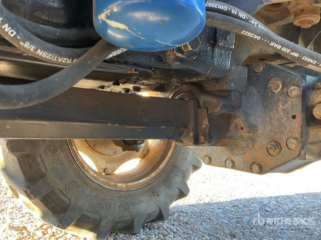 2005 New Holland TD95D 4WD Tractor - Tracteur agricole: photos 5 2005 New Holland TD95D 4WD Tractor - Tracteur agricole: photos 5