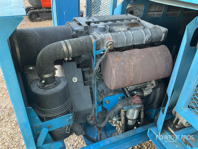 2006 Genie GS5390RT 4x4 Diesel Scissor Lift - Nacelle ciseaux: photos 4 2006 Genie GS5390RT 4x4 Diesel Scissor Lift - Nacelle ciseaux: photos 4