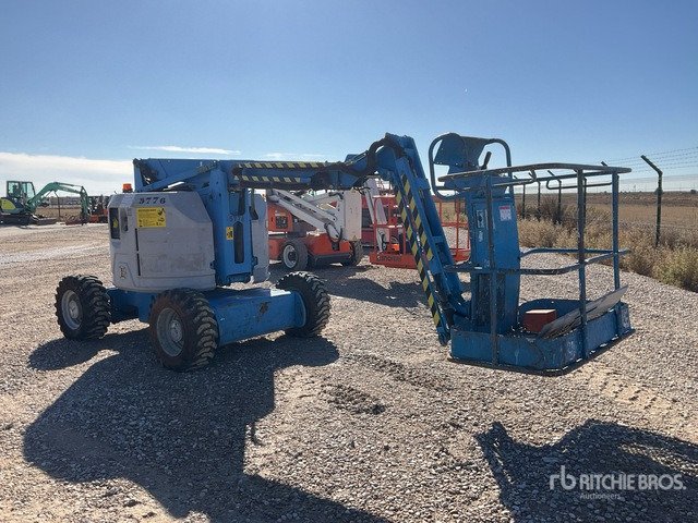 2007 Genie Z34/22 4WD Diesel Articulating Boom Lift - Nacelle articulée: photos 3 2007 Genie Z34/22 4WD Diesel Articulating Boom Lift - Nacelle articulée: photos 3