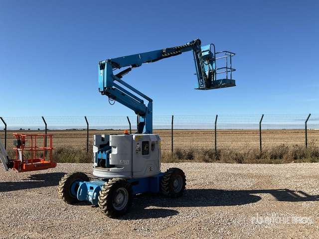 2007 Genie Z34/22 4WD Diesel Articulating Boom Lift - Nacelle articulée: photos 1 2007 Genie Z34/22 4WD Diesel Articulating Boom Lift - Nacelle articulée: photos 1