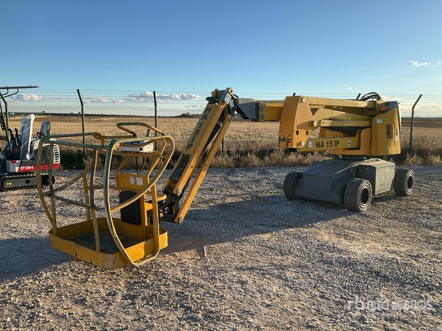 2010 Haulotte HA15IP 2WD Electric Articulating Boom Lift - Nacelle articulée: photos 3 2010 Haulotte HA15IP 2WD Electric Articulating Boom Lift - Nacelle articulée: photos 3