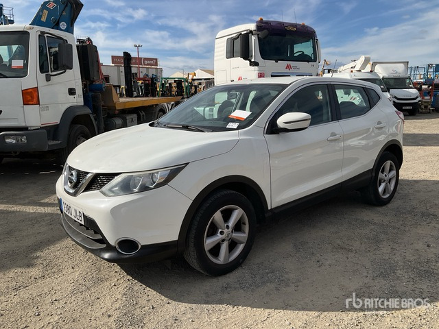 2015 Nissan Qashqai 4WD SUV - SUV: photos 1 2015 Nissan Qashqai 4WD SUV - SUV: photos 1