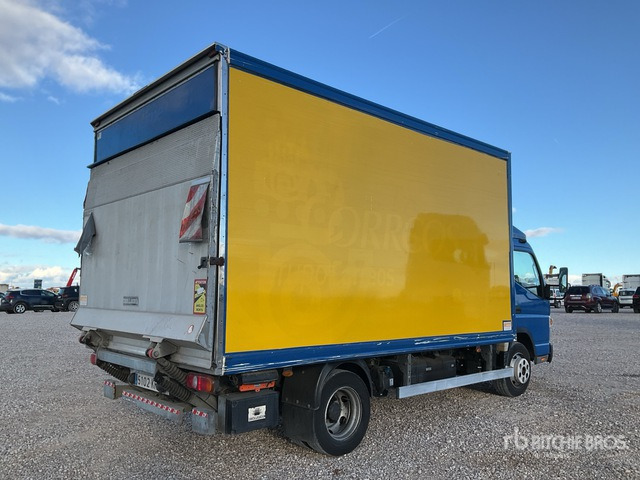 2018 Mitsubishi Fuso Canter 7C15 Hybrid 4x2 Van Truck - Camion fourgon: photos 3 2018 Mitsubishi Fuso Canter 7C15 Hybrid 4x2 Van Truck - Camion fourgon: photos 3