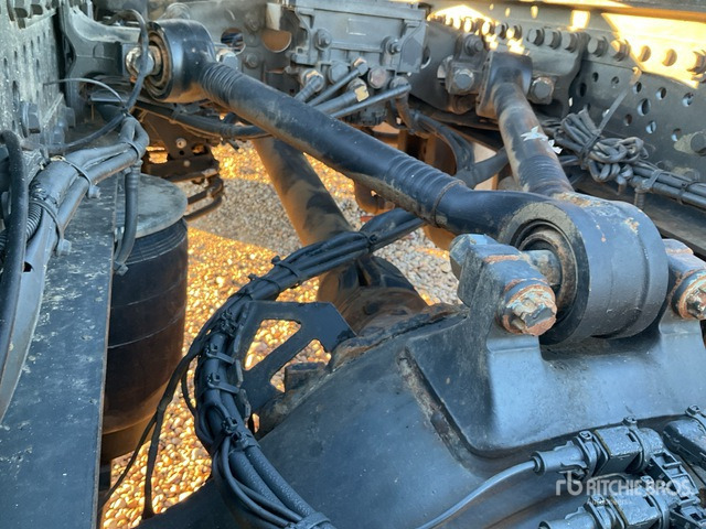 2015 Mercedes-Benz Arocs 2143 4x2 S/A Sleeper Truck Tractor - Tracteur routier: photos 4 2015 Mercedes-Benz Arocs 2143 4x2 S/A Sleeper Truck Tractor - Tracteur routier: photos 4