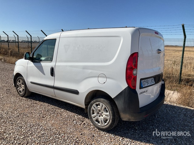 2020 Fiat Doblo Cargo Van - Véhicule utilitaire: photos 2 2020 Fiat Doblo Cargo Van - Véhicule utilitaire: photos 2